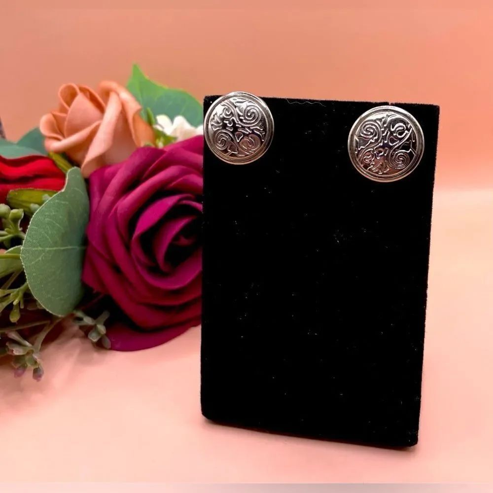 🔥❤️🔥 Embossed Swirl Metal Button Earring Round Metal Button Style Post E…